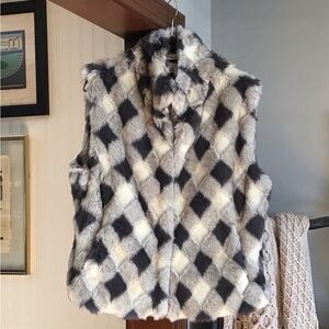 Pamela McCoy Designer Fur Replica Vest - Size L